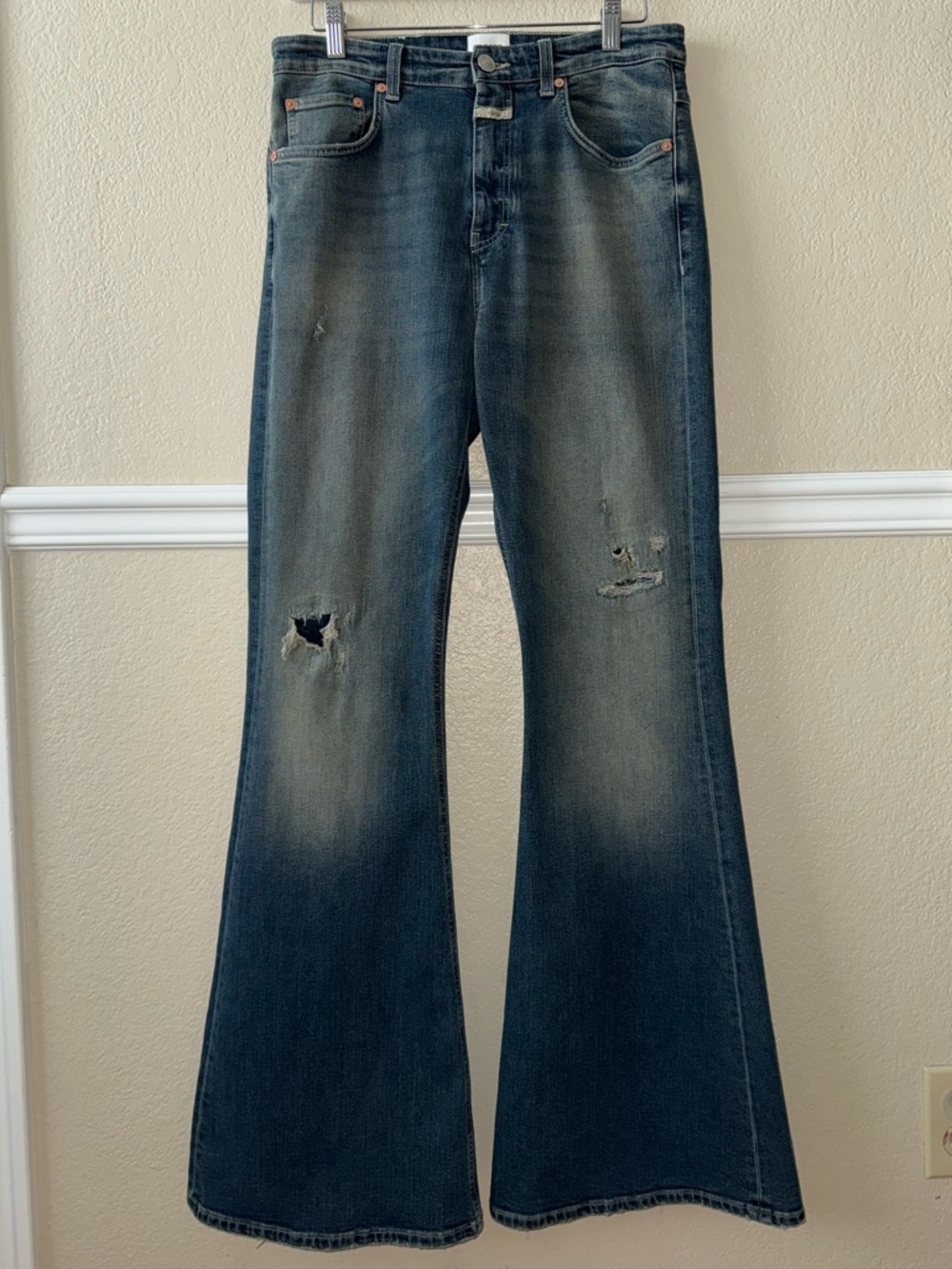 CLOSED $350 Rawlin Flare Jeans Size 30